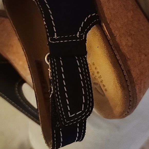 Sandals - Picture 7 of 8